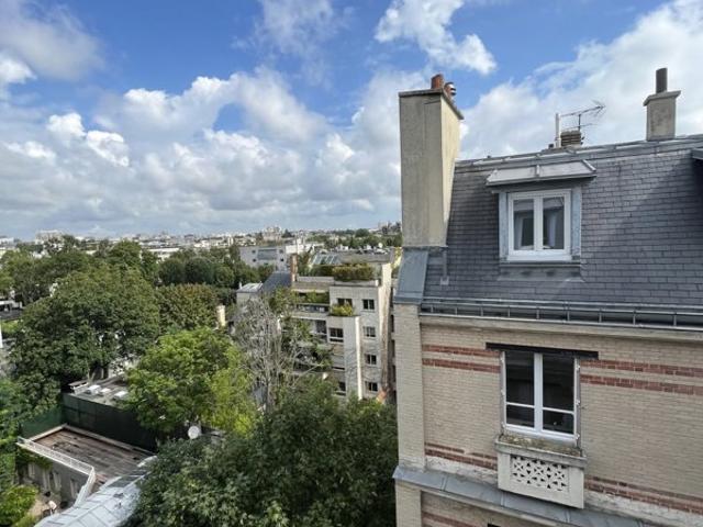 Studio de 14,40 m² au 6ème et dernier étage à Neuilly !
