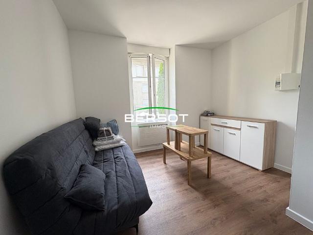 Studio de 15.5m² meublé refait à neuf Quartier BUTTE