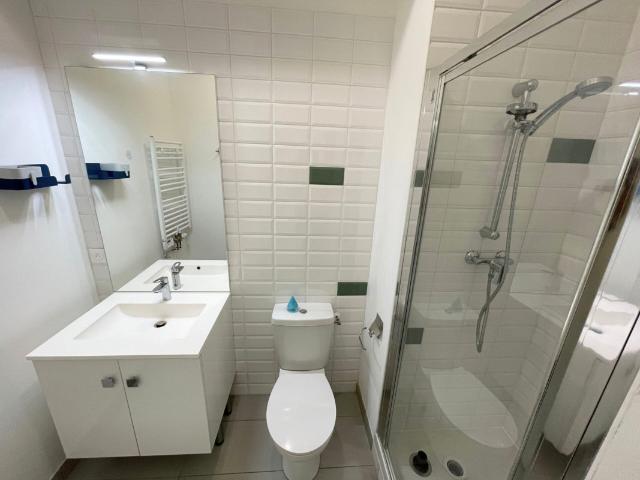 Studio de 17 à 20m² meublé et équipé option tv + terrasse
