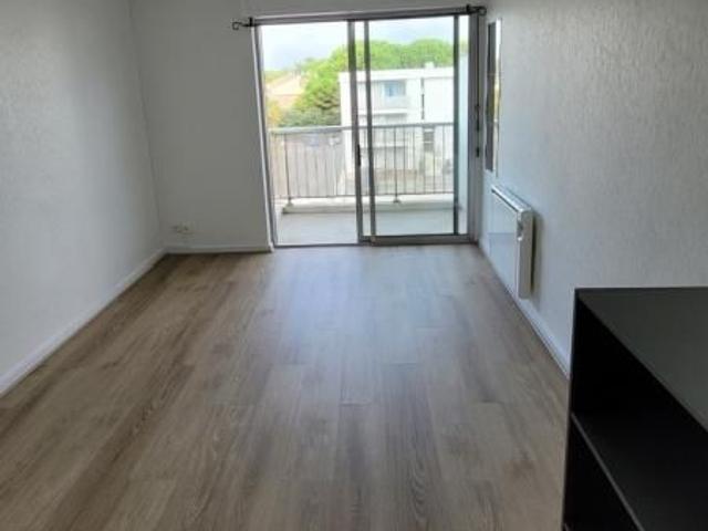 Studio de 18.90 m² avec balcon, kitchenette équipé