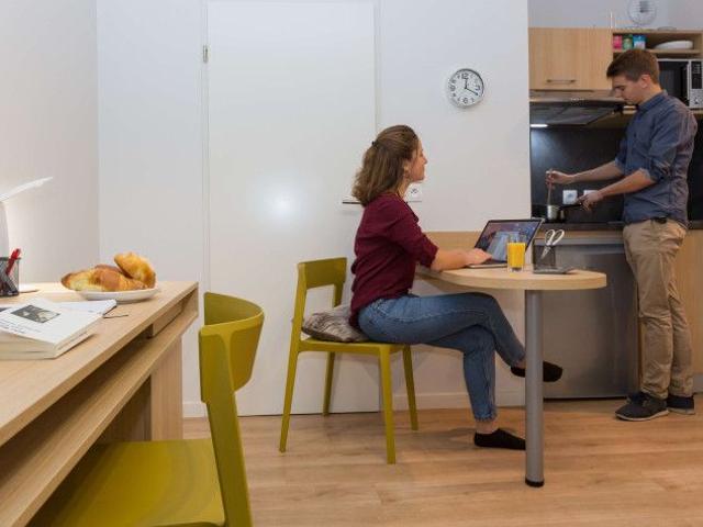 Studio de 18 à 19m² meublé et équipé