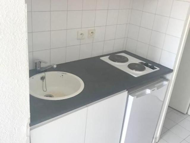 Studio de 20.50 m² avec balcon, kitchenette équipé