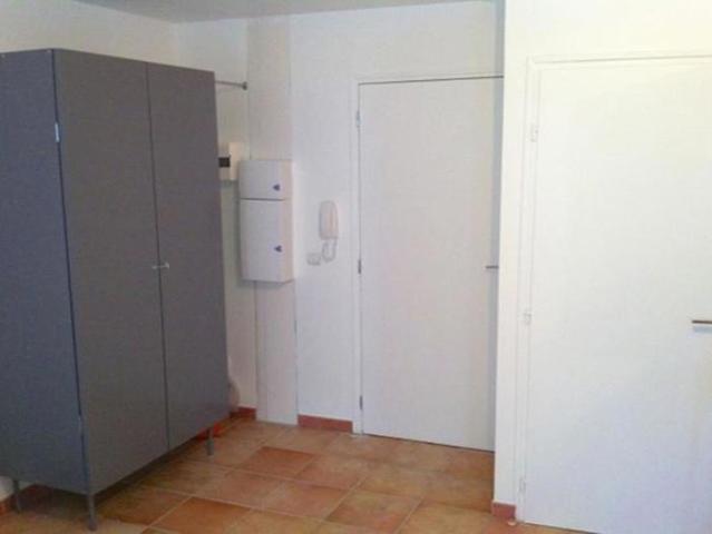 STUDIO DE 21.82 M2 À PROXIMITÉ DU LYCÉ DE LA FORBINE