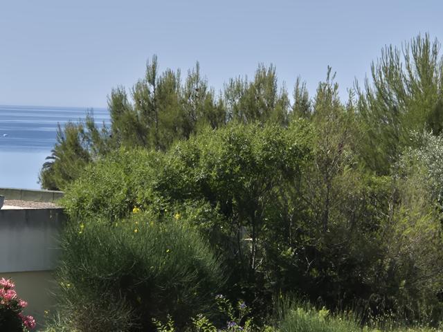 STUDIO DE 21 M2 TERRASSE PLACE DE PARKING 13600 LA CIOTAT