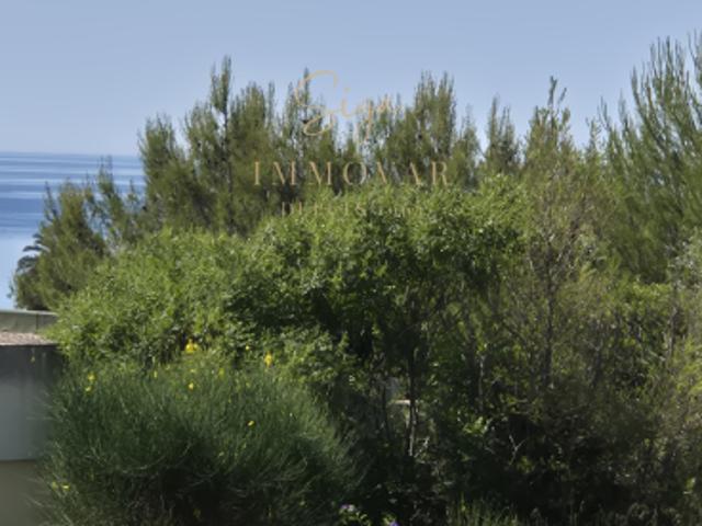 STUDIO DE 21 M2 TERRASSE PLACE DE PARKING 13600 LA CIOTAT
