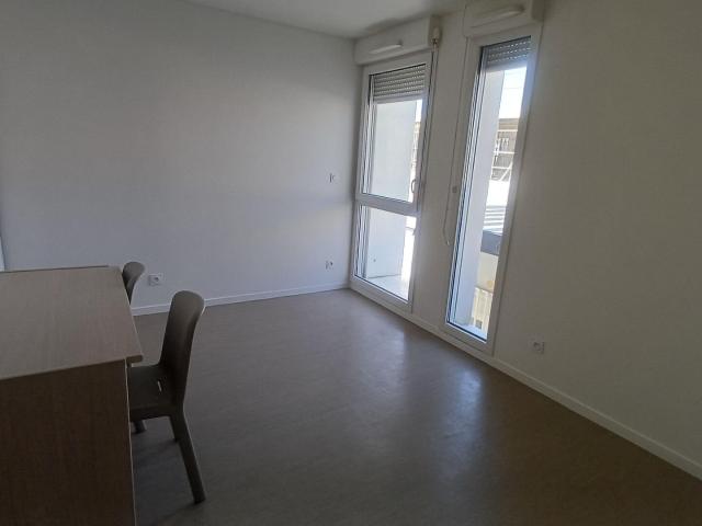 STUDIO DE 22 M2 AVEC 1 PLACE DE PARKING COUVERTE