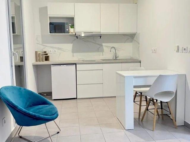 Studio de 22m² avec un grand balcon de 7m²