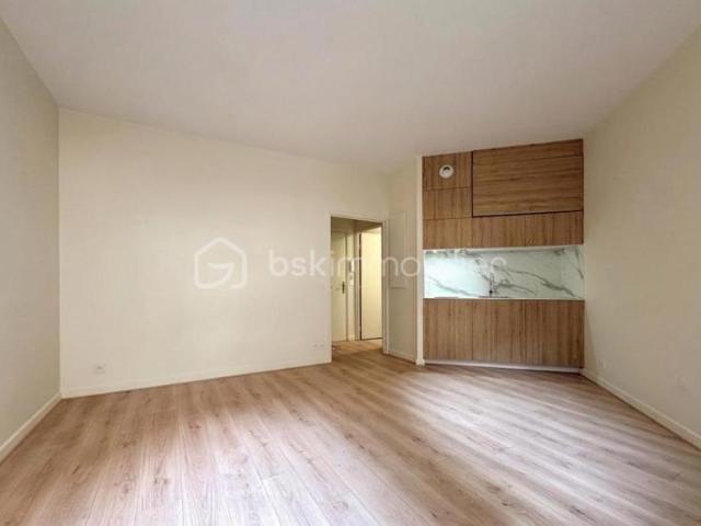 Studio DE 25 m2 rénové – Résidence de standing à Saint Maurice