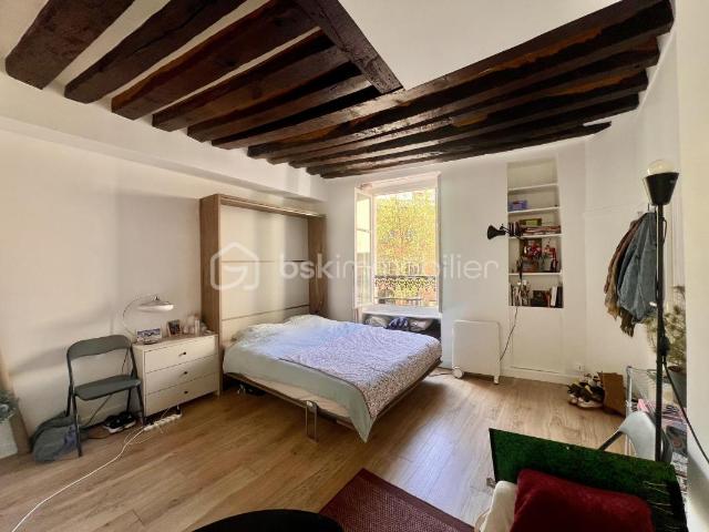 STUDIO de 23 m2 RUE LHOMOND PARIS Vème 1er étage expo sud ouest, refait à neuf avec cave