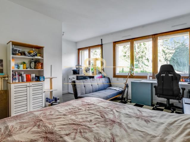 STUDIO de 23m2 LUMINEUX dans une RUE CALME à 2 minutes du mé