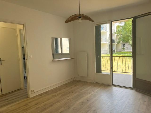 STUDIO de 26.09 M2 CRETEIL QUARTIER BUTTES HALAGES