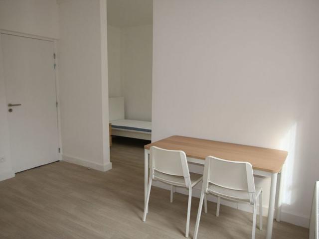 Studio de 27.49m2 situé Rue Pharaon de Winter réf 753 006