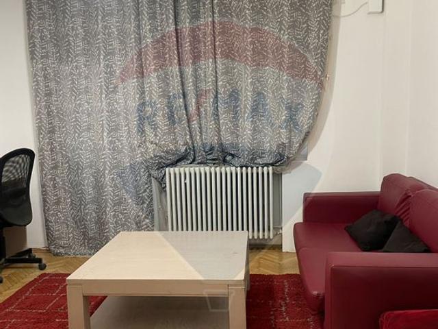 Studio de 35 mp etaj 1 – Str. Nicolae Iorga centrala.