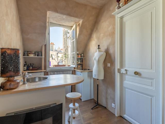 Studio de charme sous les toits Paris 7ème