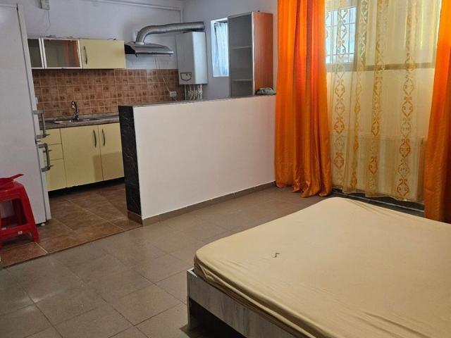 Studio de inchitiat metrou Leonida