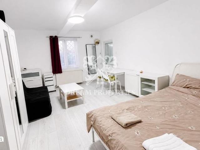 Studio de închiriat ultracentral,30 mp, curte 20 mp George Barițiu