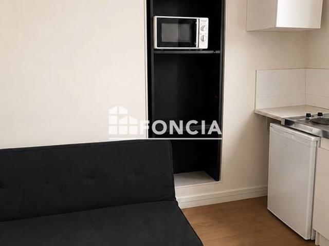Studio – Dernier étage – Fort potentiel d'investissement – Paris 11ᵉ