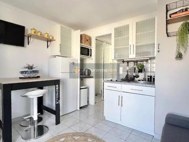 STUDIO DERNIER ETAGE PROCHE BASE NATURE