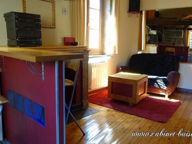 Studio entierement meuble 18 m2 avec mezzanine