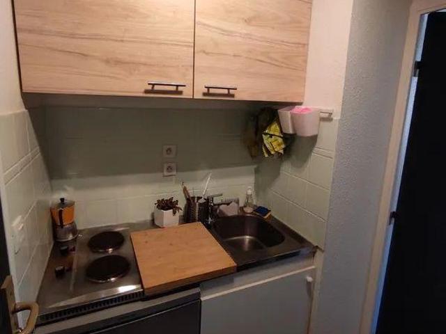Studio entièrement rénové et meublé de 17m²