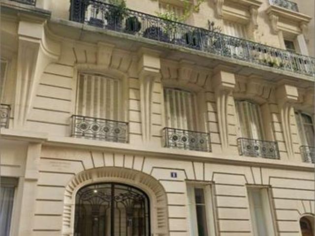 Studio entièrement rénové et équipé