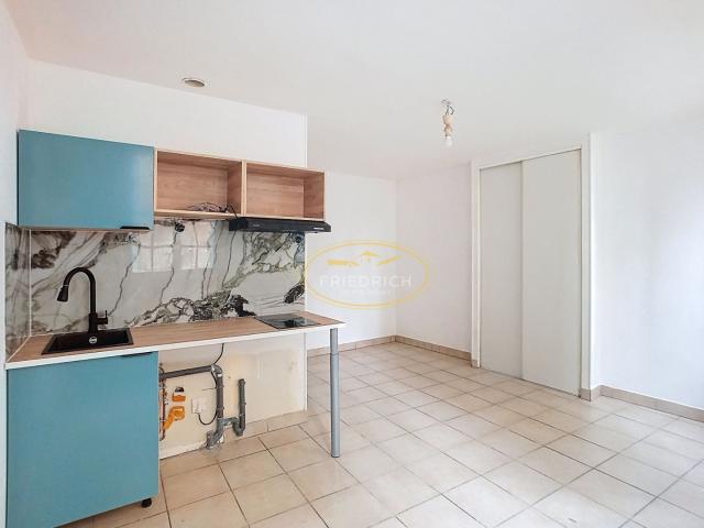 STUDIO en cours de rénovation Quartier Ville Haute