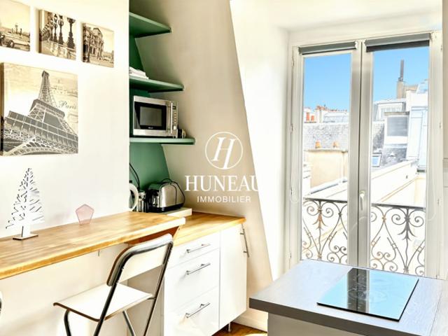 STUDIO EN DERNIER ETAGE AVEC ASCENSEUR DANS UN IMMEUBLE EN P