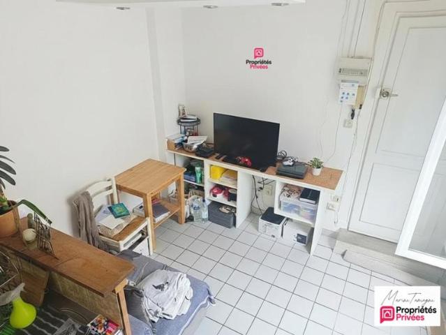 Studio en duplex avec chambre en mezzanine, rue piétonne Compiègne