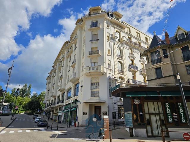 Studio en duplex avec balcon