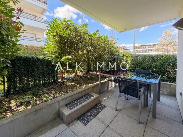 Studio en rez de jardin