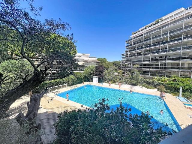 Studio en rez de terrasse proche plages et commerces 26m² Antibes