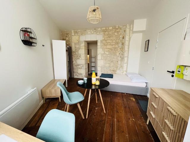 Studio en résidence de service