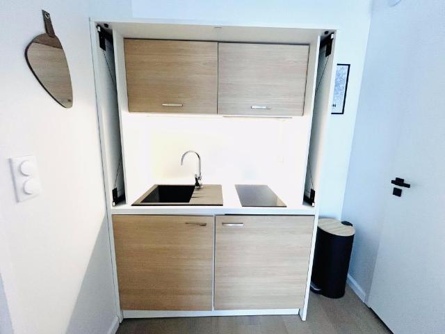 Studio en résidence de service