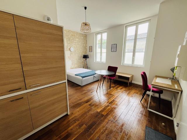 Studio en résidence de service