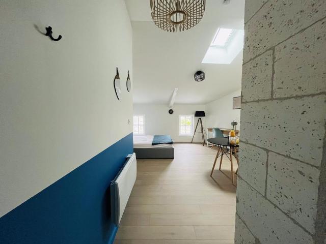 Studio en résidence de service