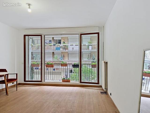 Studio équipé avec balcon