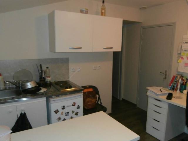 Studio équipé à louer en centre ville de TOURNON