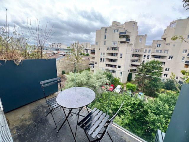 Studio et coin meublée avec balcon