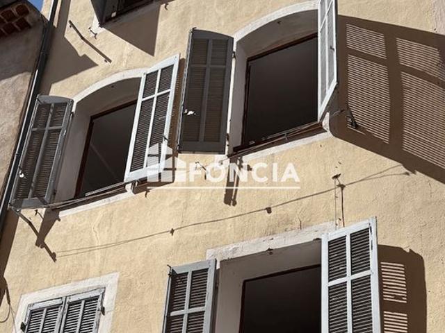 Studio et dépendance à vendre