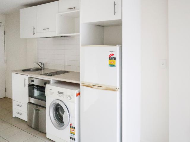 Studio for Rent Central city living Bright studio with great amenities!