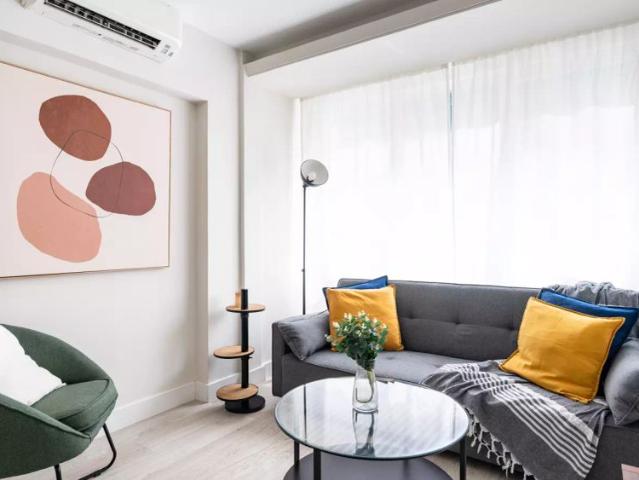 Studio for rent in Castellana, bills included