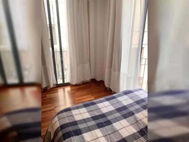 Studio for rent in Centro Sagrario, Granada, smoking allowed