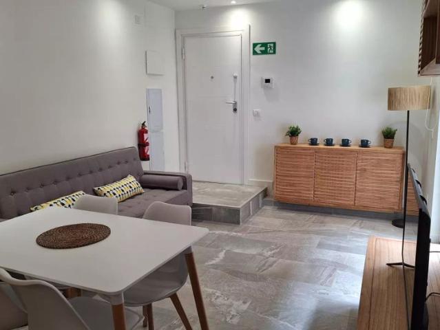 Studio for rent in Berruguete, bills included