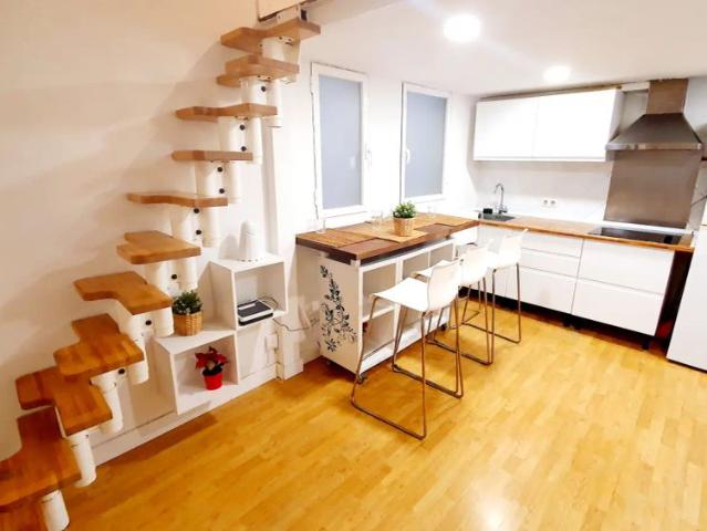 Studio for rent in Delicias, bills included