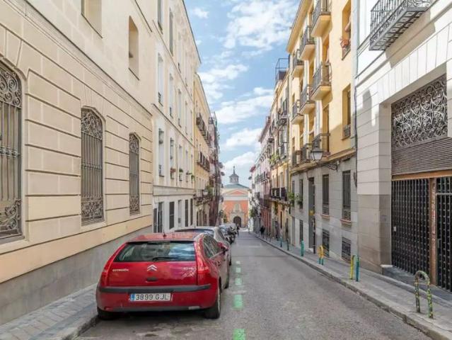 Studio for rent in Embajadores