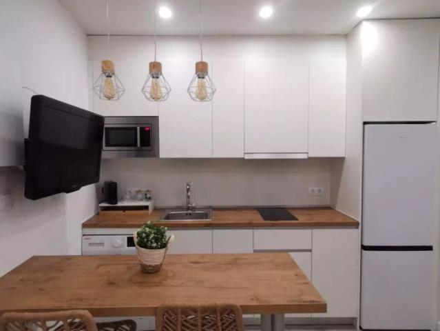 Studio for rent in Embajadores, bills included