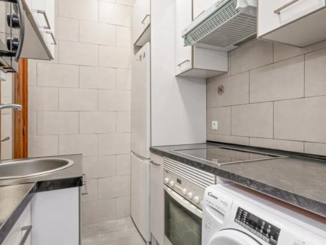 Studio for rent in Embajadores with all bills included