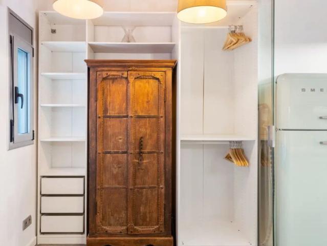 Studio for rent in El Camp d'en Grassot i Gracia Nova, bills included