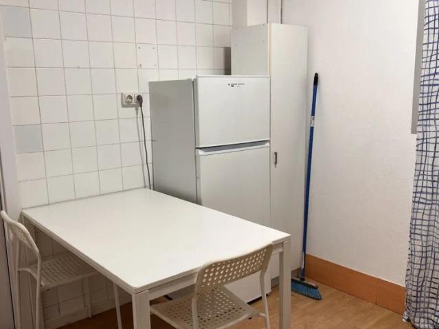 Studio for rent in El Botánic, bills included