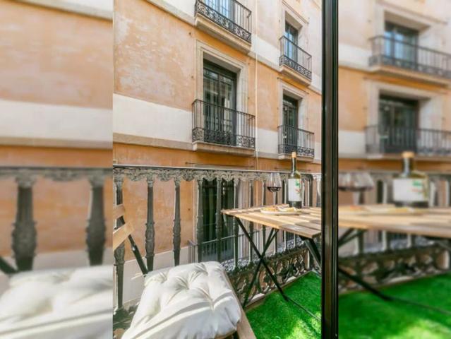 Studio for rent in El Gòtic, all bills included
